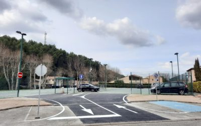 Le parking provisoire est accessible aux anciens tennis du Pré de Ville